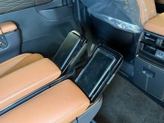 Toyota Vellfire Crown Hybrid 2.5L Executive Premier Edition - ფოტო 12