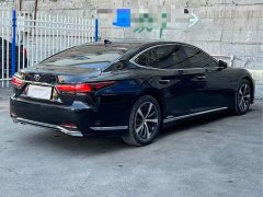 Lexus LS 500h Premier - ფოტო 9