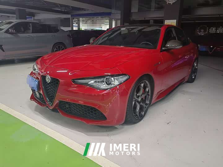 Alfa Romeo Giulia 2.0T 280HP Veloce Ti Sport Edition - ავტომობილი ჩინეთიდან