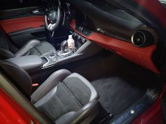 Alfa Romeo Giulia 2.0T 280HP Veloce Ti Sport Edition - ფოტო 8