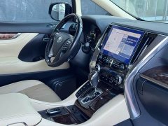 Toyota Alphard Hybrid 2.5L Luxury - ფოტო 15