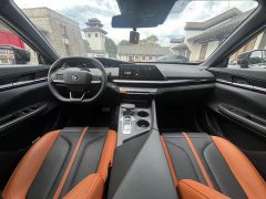 Changan UNI-V 1.5T Premium Sport - ფოტო 11