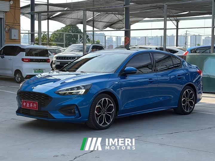 Ford Focus Sedan EcoBoost 180 Automatic ST Line