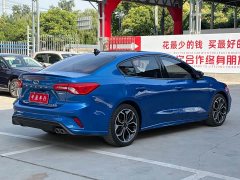 Ford Focus Sedan EcoBoost 180 Automatic ST Line - ფოტო 17