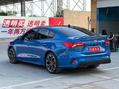 Ford Focus Sedan EcoBoost 180 Automatic ST Line - ფოტო 18