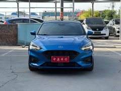 Ford Focus Sedan EcoBoost 180 Automatic ST Line - ფოტო 2