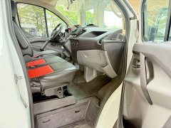 Ford Transit 2020 2.0T Diesel Multi-Purpose Commercial Vehicle Mid-Wheelbase Low Roof Dual Swing Rear Doors National VI - ფო…
