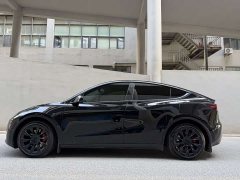 Tesla Model Y Standard Range RWD - ფოტო 10
