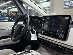 Lexus LM 500h Six-Seat Premium Edition - ფოტო 18