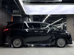 Lexus LM 500h Six-Seat Premium Edition - ფოტო 3