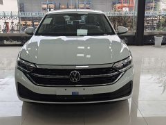 Volkswagen Jetta 300TSI DSG Flying Edition - ფოტო 2
