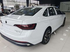 Volkswagen Jetta 300TSI DSG Flying Edition - ფოტო 4