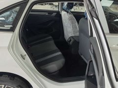 Volkswagen Jetta 300TSI DSG Flying Edition - ფოტო 9