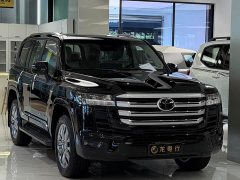 Toyota Land Cruiser (Imported) LC300 3.3T Diesel Middle East Edition - ფოტო 1