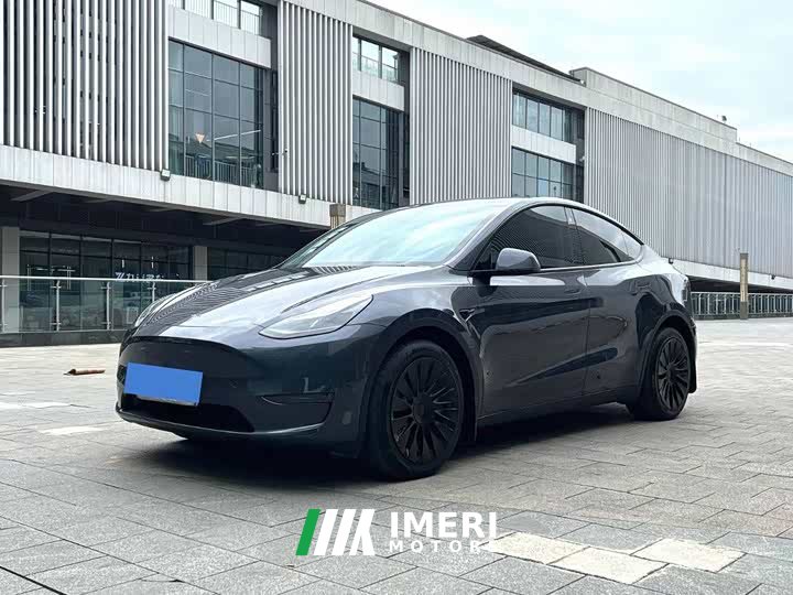 Tesla Model Y Long Range All-Wheel Drive