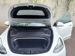 Tesla Model Y Performance All-Wheel Drive - ფოტო 12