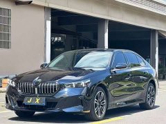 BMW 5 Series 530Li Premier Luxury Package - ფოტო 1