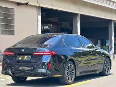 BMW 5 Series 530Li Premier Luxury Package - ფოტო 12