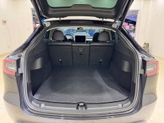 Tesla Model Y Rear-Wheel Drive - ფოტო 12