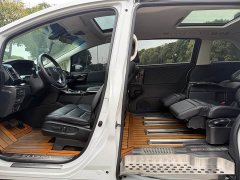 Honda Elysion 2019 2.0L Hybrid Luxury - ფოტო 12