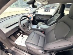 Tesla Model Y Rear-Wheel Drive - ფოტო 4