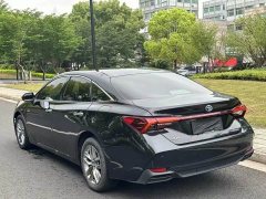 Toyota Avalon Hybrid 2.5L Luxury - ფოტო 8