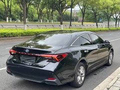 Toyota Avalon Hybrid 2.5L Luxury - ფოტო 9