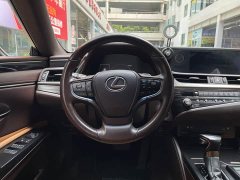 Lexus ES 2020 300h Excellence - ფოტო 9