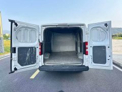 Wuling Yangguang 300km Comfort Enclosed Window Version 60kW - ფოტო 10