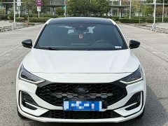 Ford Focus Hatchback EcoBoost 180 Automatic ST Line - ფოტო 1