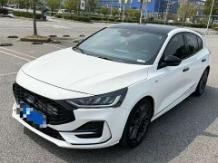 Ford Focus Hatchback EcoBoost 180 Automatic ST Line - ფოტო 3