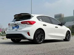 Ford Focus Hatchback EcoBoost 180 Automatic ST Line - ფოტო 8
