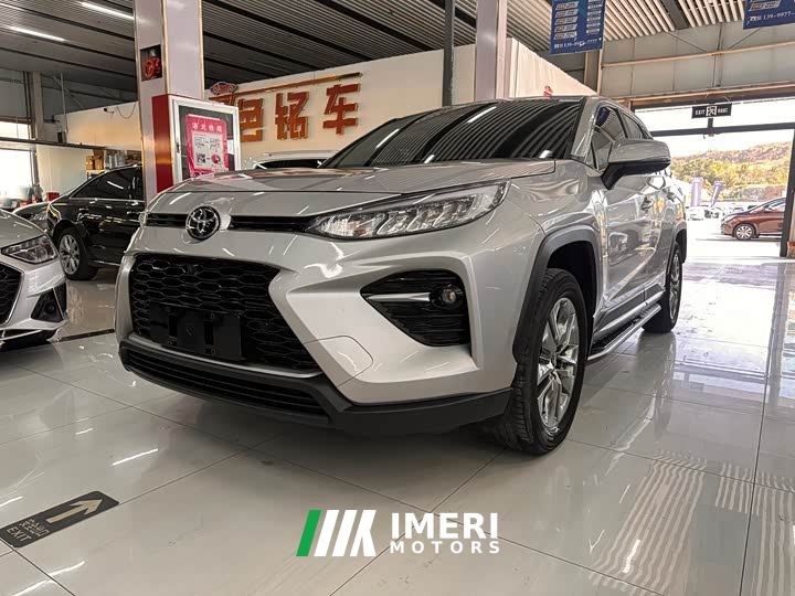 Toyota Vland 2.0L CVT AWD Luxury Plus