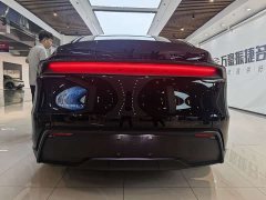 Tesla Model Y Rear-Wheel Drive - ფოტო 11