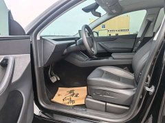 Tesla Model Y Rear-Wheel Drive - ფოტო 8