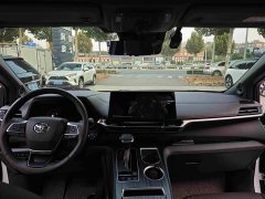 Toyota Sienna 2021 2.5L Hybrid Platinum Edition - ფოტო 12