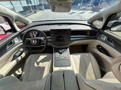 Denza BYD Denza D9 DM-i 1050 Premium - ფოტო 14