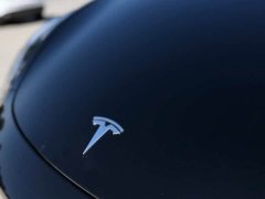 Tesla Model Y Rear-Wheel Drive - ფოტო 14