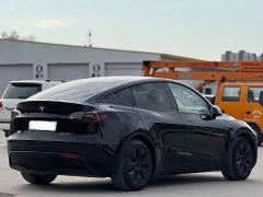 Tesla Model Y Rear-Wheel Drive - ფოტო 9
