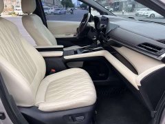 Toyota Sienna 2021 2.5L Hybrid Platinum Edition - ფოტო 9