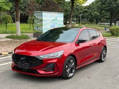 Ford Focus Hatchback EcoBoost 180 Automatic ST Line - ფოტო 1