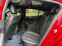 Ford Focus Hatchback EcoBoost 180 Automatic ST Line - ფოტო 14