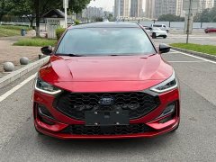 Ford Focus Hatchback EcoBoost 180 Automatic ST Line - ფოტო 2