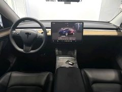 Tesla Model Y Long Range All-Wheel Drive - ფოტო 5