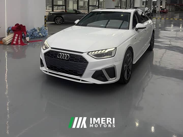Audi A4L 40 TFSI Luxury Dynamic