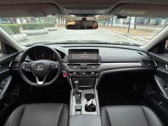 Honda Accord 260TURBO Luxury Edition - ფოტო 16