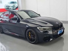 BMW 3 Series 330i M Sport Night Edition Package - ფოტო 3