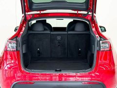 Tesla Model Y Rear-Wheel Drive - ფოტო 7