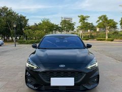 Ford Focus Hatchback EcoBoost 180 Automatic ST Line - ფოტო 2