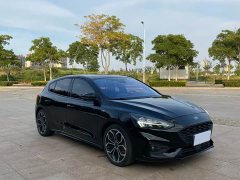 Ford Focus Hatchback EcoBoost 180 Automatic ST Line - ფოტო 3